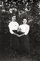 Edith Lundström och Elsa Gustafsson 1915-20